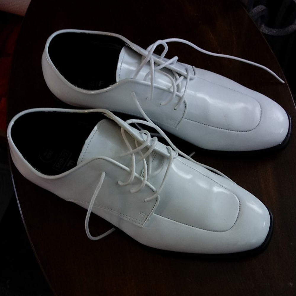 Formal shoes